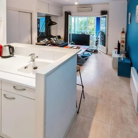Modern And Charming Flat With Ac At The Heart Of Juan-les-pins - Welkeys Appartement Antibes