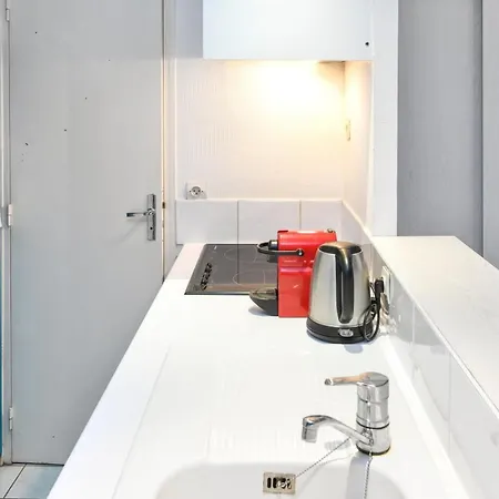 Modern And Charming Flat With Ac At The Heart Of Juan-les-pins - Welkeys Appartement Antibes
